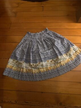 Liz Claiborne Blue Floral Border Skirt with Cream & Gold Accent